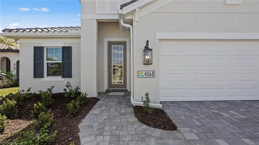 4068  Pegasus  WAY, Naples, FL 34120