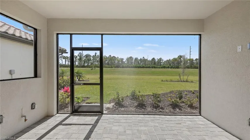4068  Pegasus  WAY, Naples, FL 34120