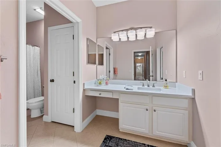 Guest bathroom #1