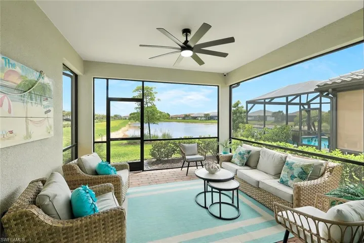 Waterfront Gem - Stunning View and Privacy