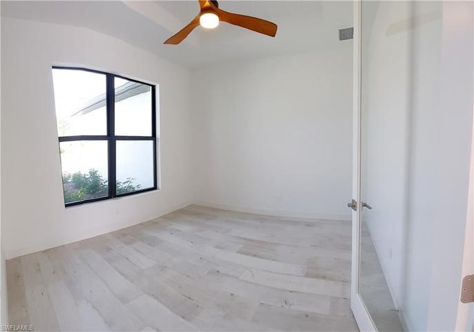 Office to work from home with tray ceiling.