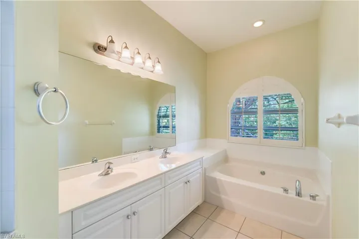 11291  Wine Palm  RD, Fort Myers, FL 33966