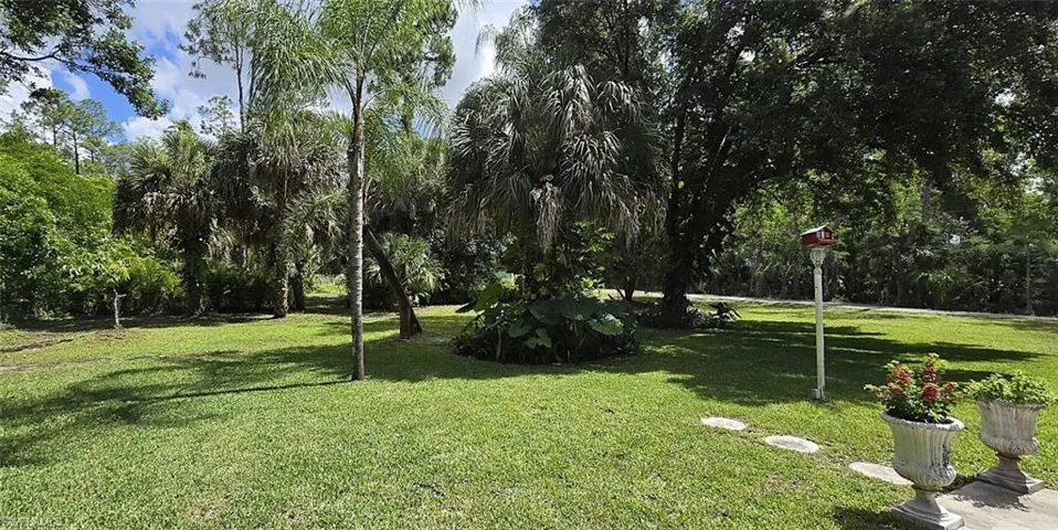 5061  Mahogany Ridge  DR, Naples, FL 34119