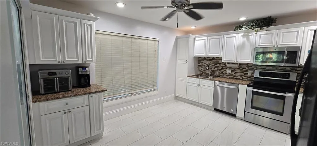 5061  Mahogany Ridge  DR, Naples, FL 34119