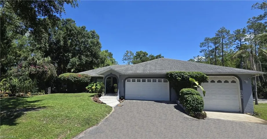 5061  Mahogany Ridge  DR, Naples, FL 34119