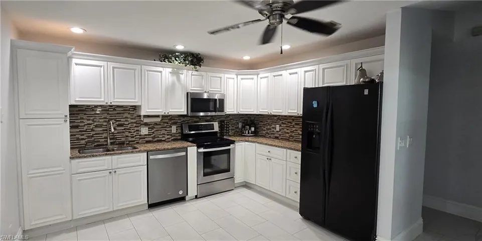 5061  Mahogany Ridge  DR, Naples, FL 34119