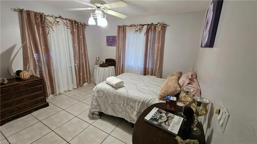 5061  Mahogany Ridge  DR, Naples, FL 34119