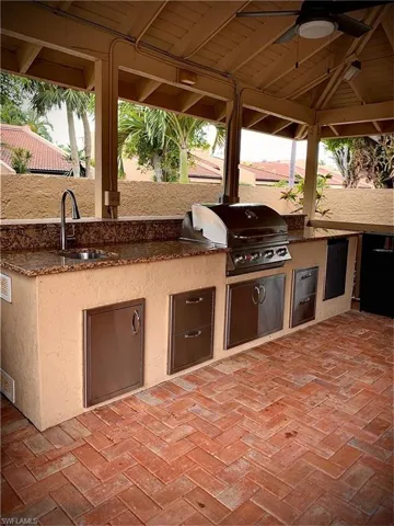 Outdoor Kitchen at Harbortown pool.