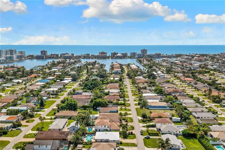 580 97th Ave N, Naples, Florida 34108