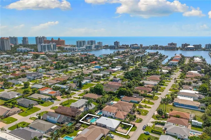 580 97th Ave N, Naples, Florida 34108