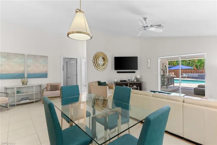 580 97th Ave N, Naples, Florida 34108