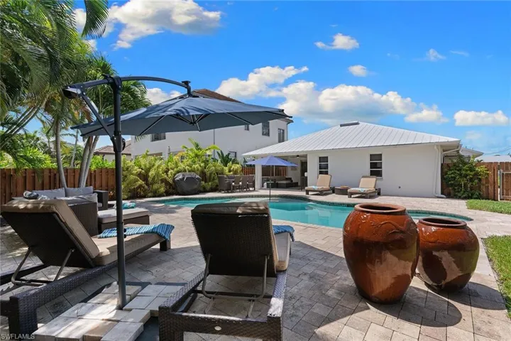 580 97th Ave N, Naples, Florida 34108
