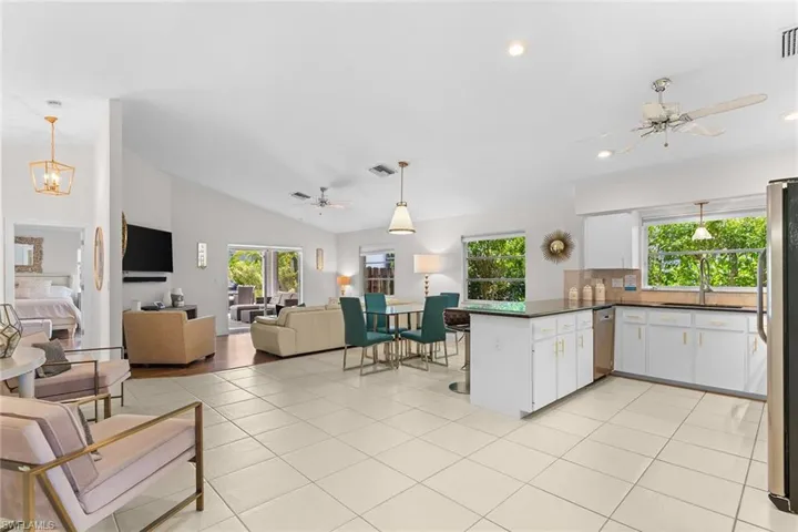 580 97th Ave N, Naples, Florida 34108