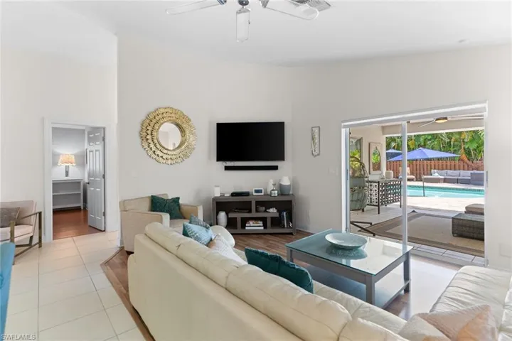 580 97th Ave N, Naples, Florida 34108