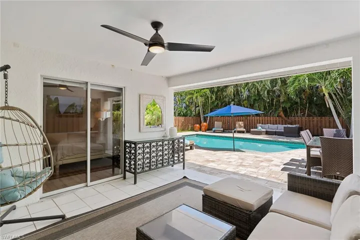 580 97th Ave N, Naples, Florida 34108
