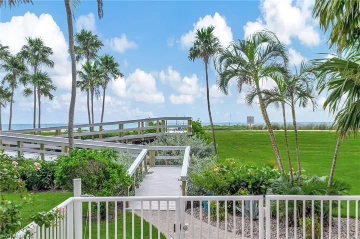 Beach access pathway