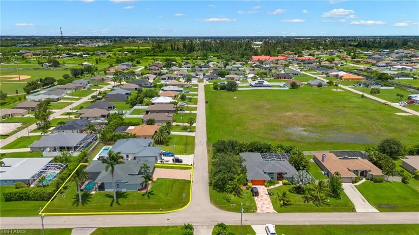 Birds eye view of property