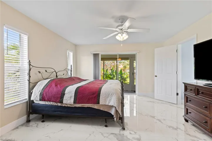 3824 SW 10th  PL, Cape Coral, FL 33914