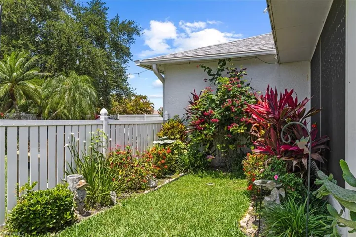 3824 SW 10th  PL, Cape Coral, FL 33914