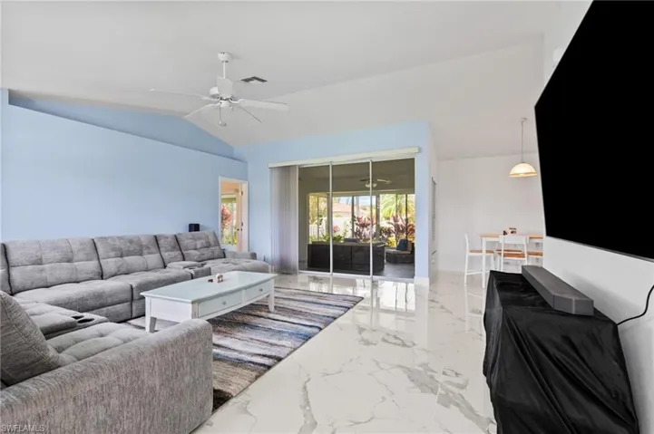 3824 SW 10th  PL, Cape Coral, FL 33914