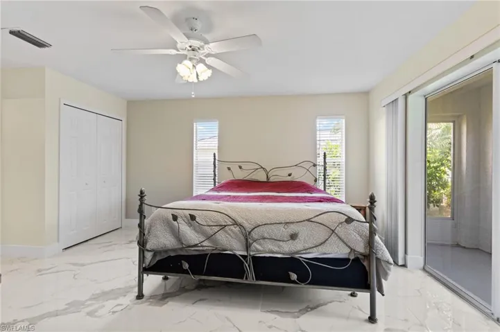 3824 SW 10th  PL, Cape Coral, FL 33914