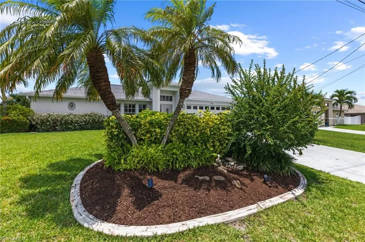 3824 SW 10th  PL, Cape Coral, FL 33914