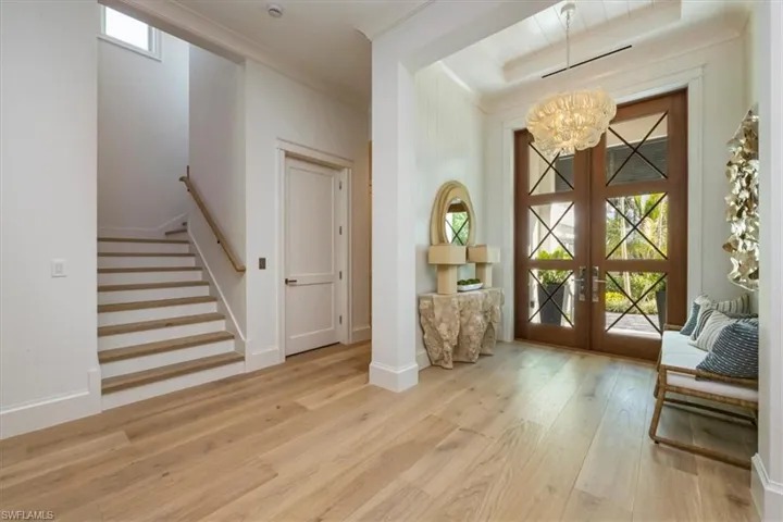 493 8th Ave S, Naples, Florida 34102