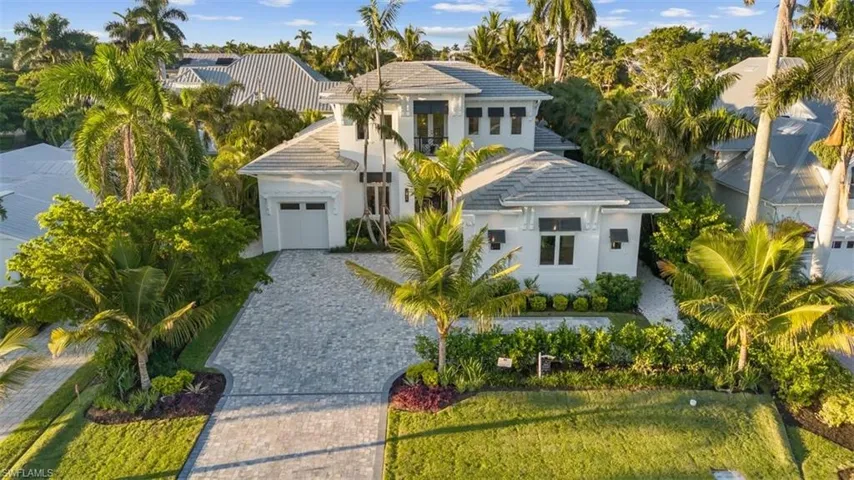 493 8th Ave S, Naples, Florida 34102