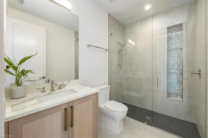 493 8th Ave S, Naples, Florida 34102