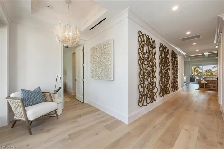 493 8th Ave S, Naples, Florida 34102