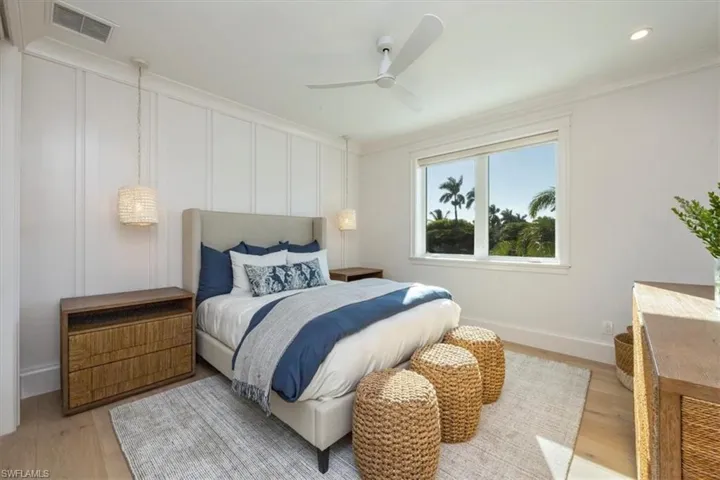 493 8th Ave S, Naples, Florida 34102