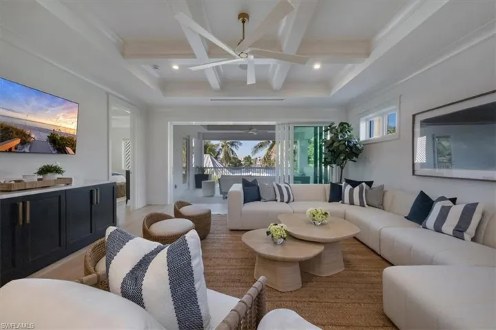 493 8th Ave S, Naples, Florida 34102