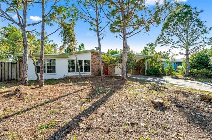1837  Inlet  DR, North Fort Myers, FL 33903