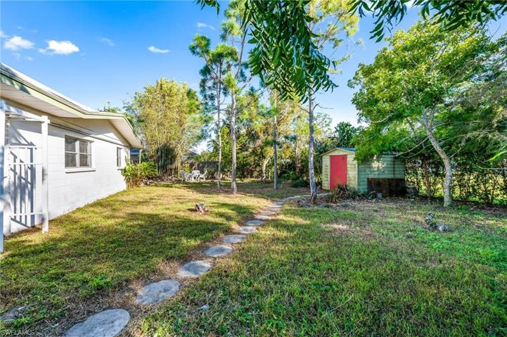1837  Inlet  DR, North Fort Myers, FL 33903