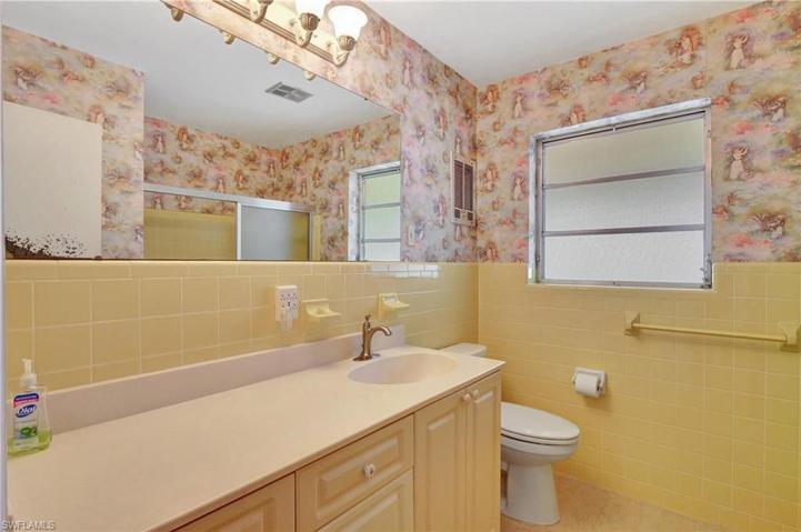 218  Bangsberg SE RD, PORT CHARLOTTE, FL 33952