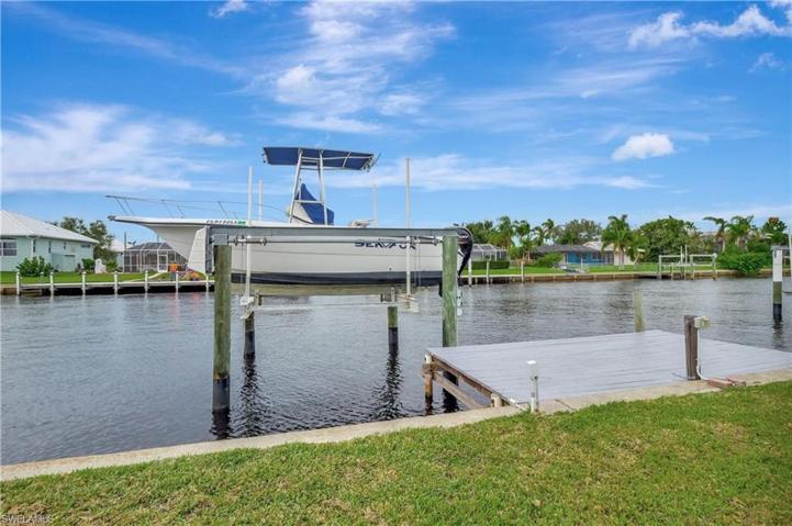 218  Bangsberg SE RD, PORT CHARLOTTE, FL 33952