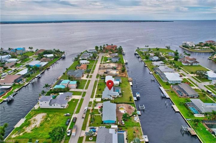 218  Bangsberg SE RD, PORT CHARLOTTE, FL 33952