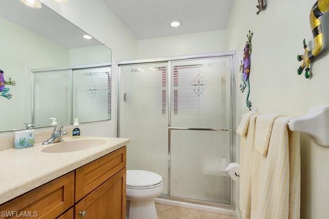 Pre Hurricane Ian, guest bath).