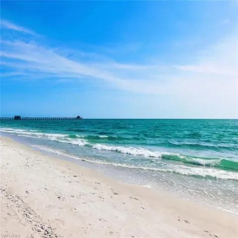975  9th S AVE, Naples, FL 34102