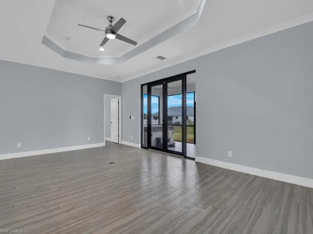 Volume & Tray Ceilings