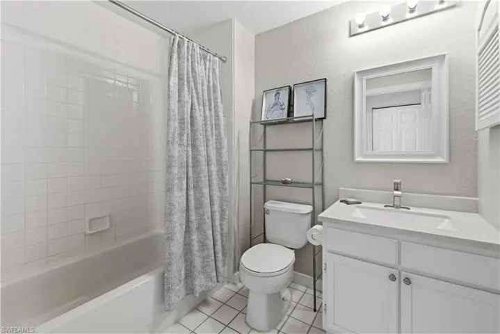 4625  Saint Croix  LN, Naples, FL 34109