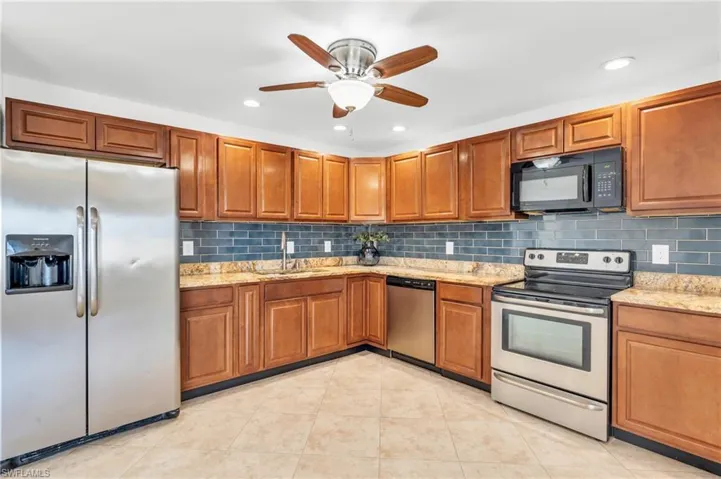 426 SW 43rd  TER, Cape Coral, FL 33914