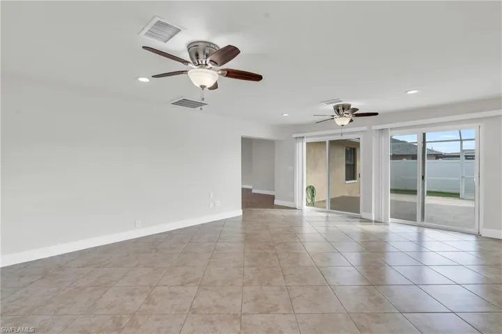 426 SW 43rd  TER, Cape Coral, FL 33914