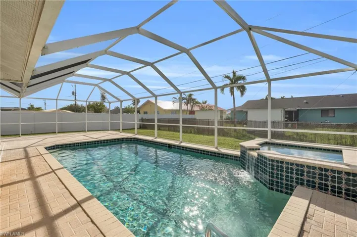 426 SW 43rd  TER, Cape Coral, FL 33914
