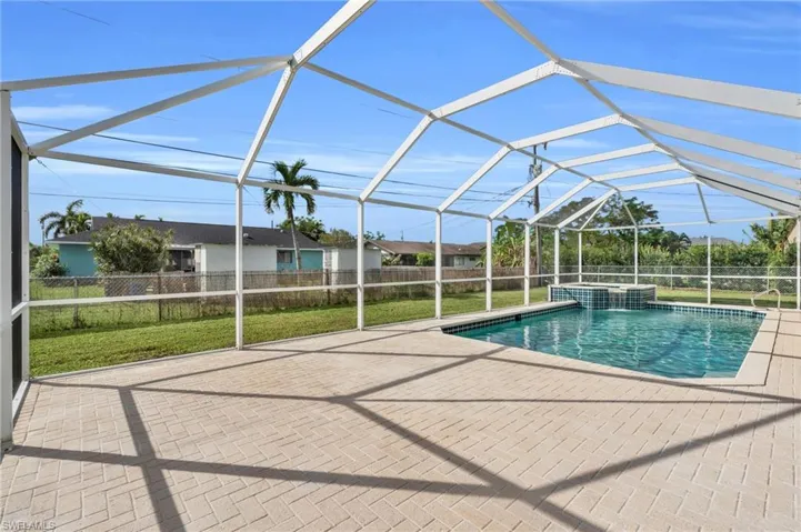 426 SW 43rd  TER, Cape Coral, FL 33914
