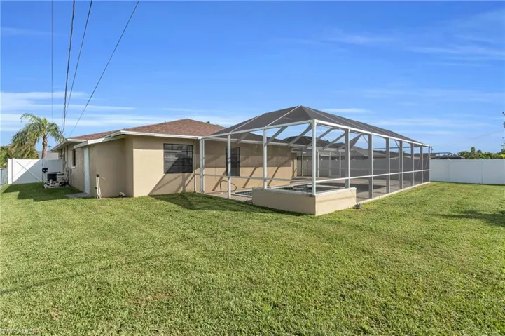426 SW 43rd  TER, Cape Coral, FL 33914