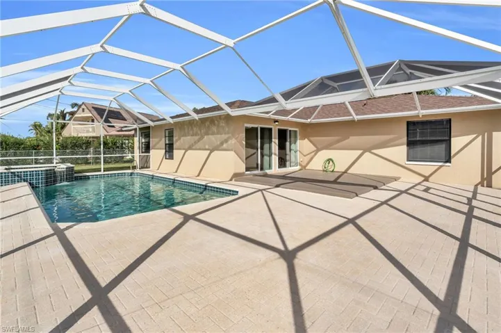 426 SW 43rd  TER, Cape Coral, FL 33914