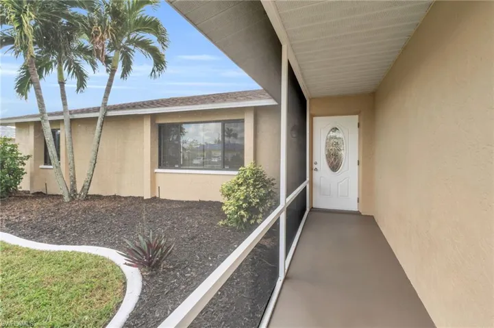 426 SW 43rd  TER, Cape Coral, FL 33914