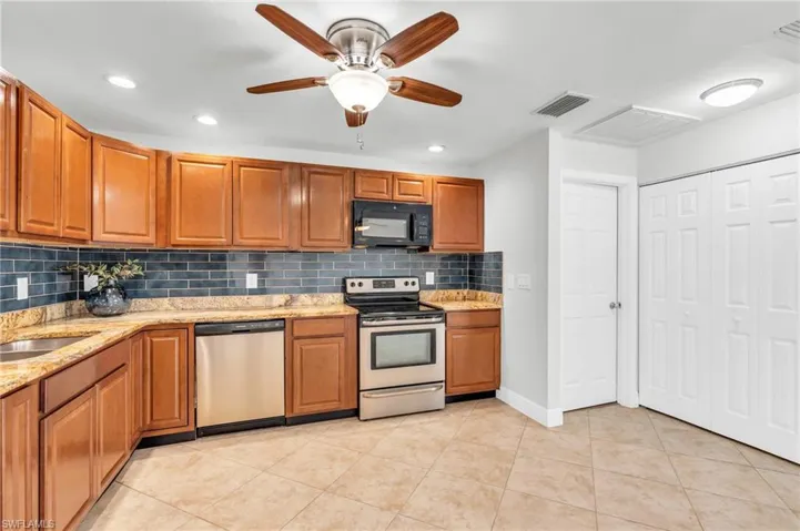 426 SW 43rd  TER, Cape Coral, FL 33914
