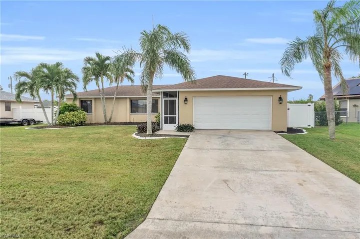 426 SW 43rd  TER, Cape Coral, FL 33914